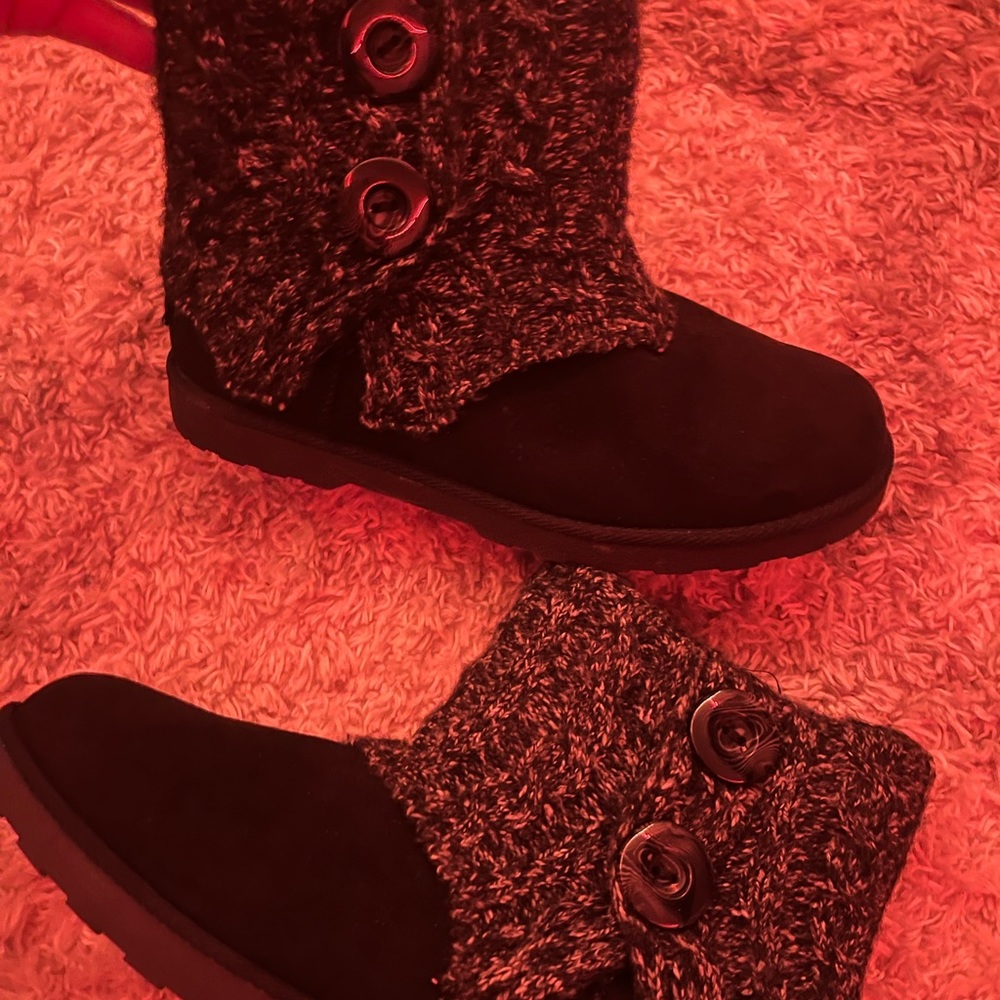 Never worn outside of the house!!